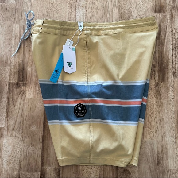 Vissla Free Lap 18.5” Boardshorts Mens Size 33 Yellow Striped Swim Trunks - Picture 5 of 7